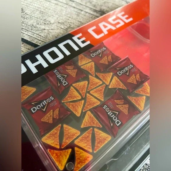 NWT! Protective phone case. Brand new in box. For iPhone 14 and 13 - Picture 5 of 11